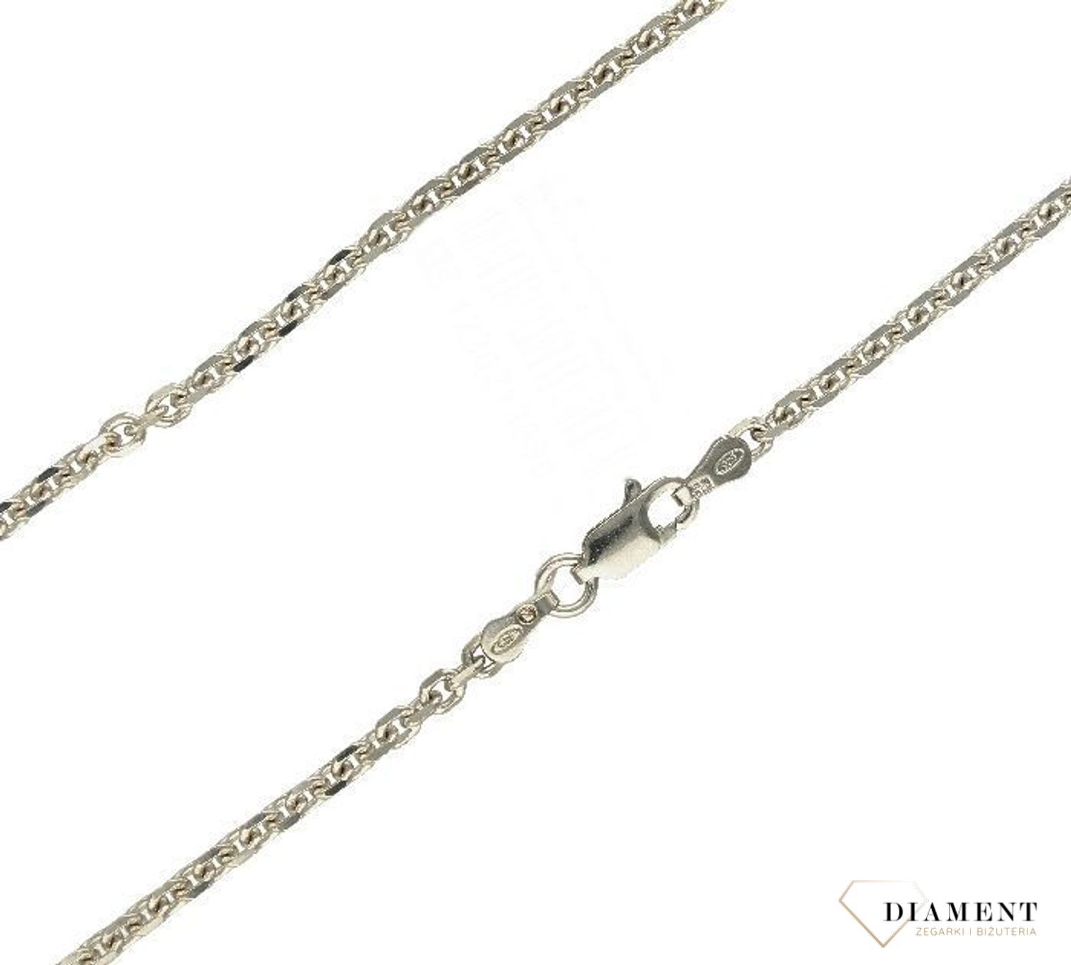 Srebrny łańcuszek o splocie ankier 925 2,3 mm rodowany DIA-LAN-759212R-925 2,3mm. Efektowny splot, który przez swoją uniwersalną strukturę jest idealną bazą do rozmaitych wisiorków oraz dodatków. W ofercie naszego sklepu dos.jpg